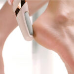 ⁦عرض حبتين قلم العناية بالقدم الكهربائي⁩ - الصورة ⁦3⁩