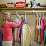 ⁦علاقة ملابس متعددة الطبقات⁩ - الصورة ⁦2⁩